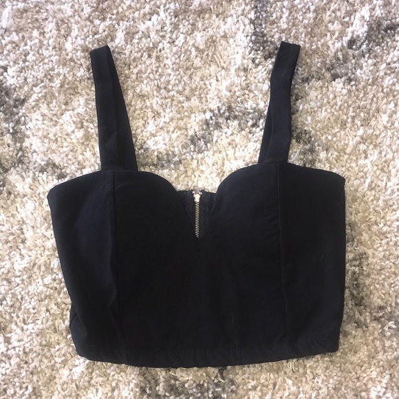 Low Cut Black Crop Top - Picture 2 of 2